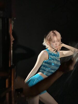Sakura Miyawaki leaked photo #38