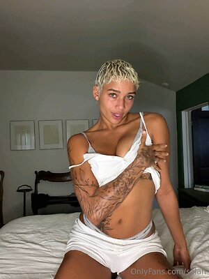 Salah Brooks leaked photos