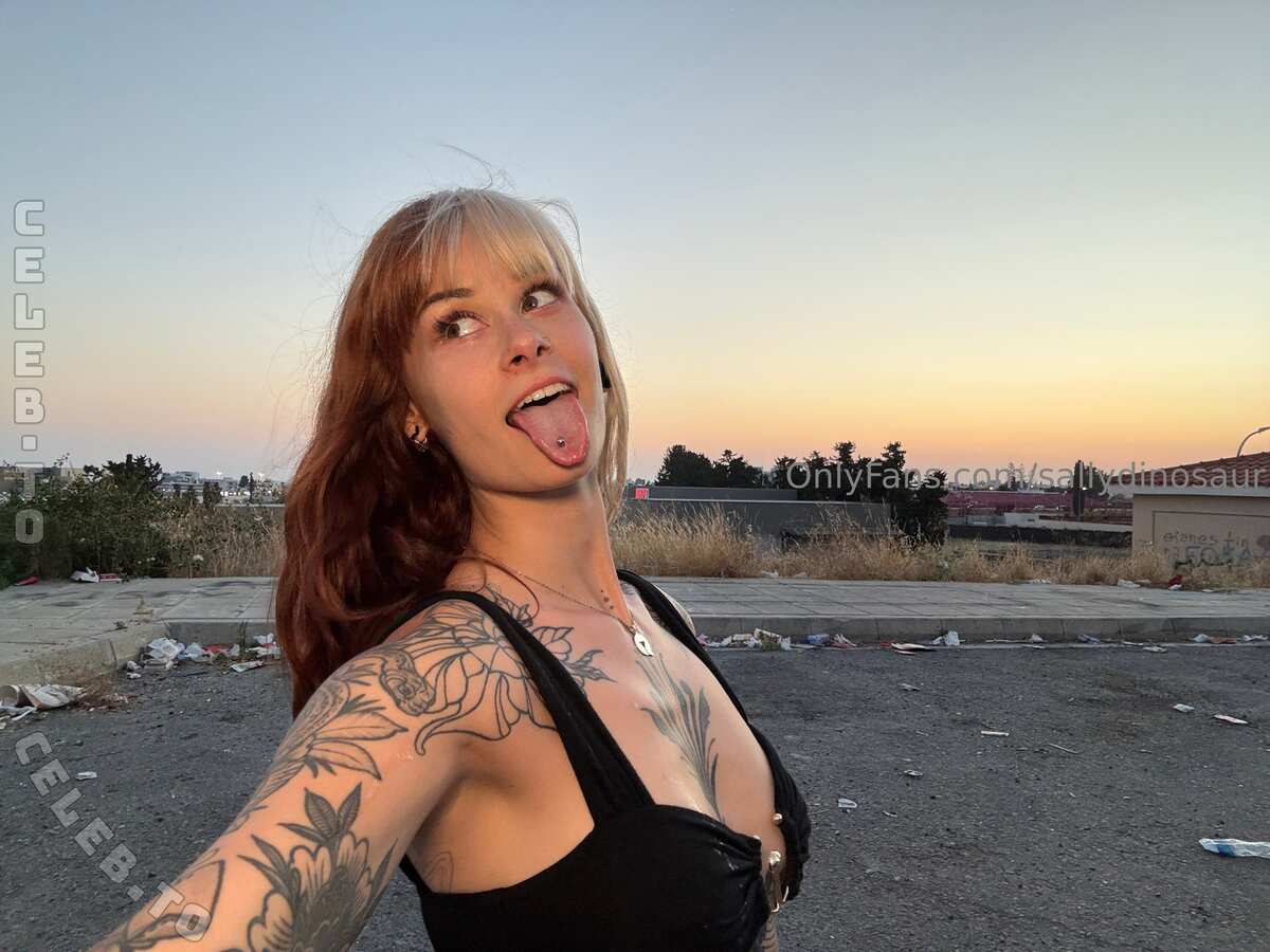 SallyDinosaur photo