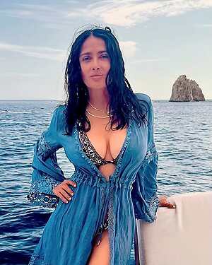 Salma Hayek Hot