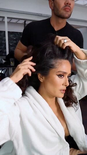 Salma Hayek Hot leaked photo #28