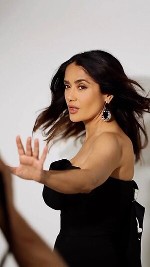 Salma Hayek Hot