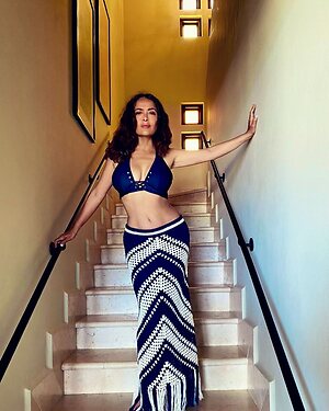 Salma Hayek Hot