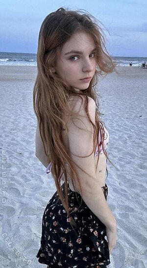 Sam Renee leaked photo #204