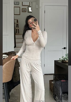 Sam Taylor Nude Leaked Photo #27