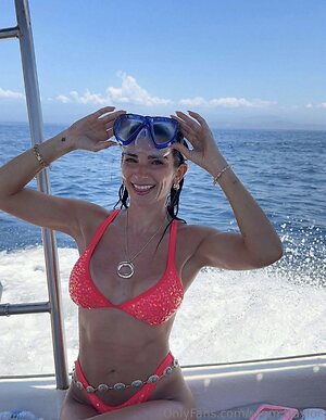 Sam Taylor Nude Leaked Photo #32
