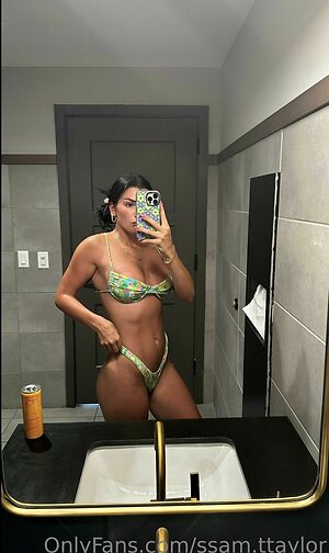 Sam Taylor leaked photo #42