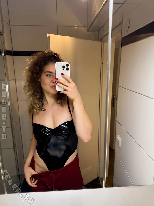 Samantha Herfert leaked photos