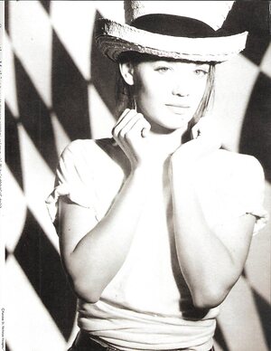 Samantha Mathis Nude Leaked Photo #9