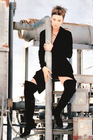 Samantha Mathis Nude Leaked Photo #36