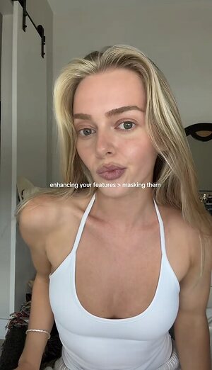 Samantha Riehl leaked photo #9