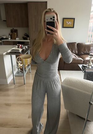 Samantha Riehl leaked photo #17