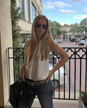 Samantha Riehl leaked photo #22
