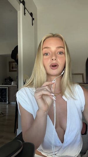 Samantha Riehl leaked photo #42