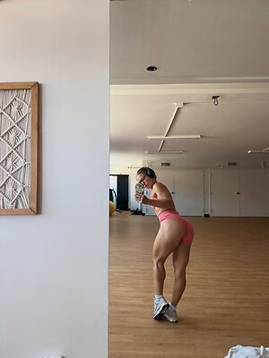 Samantha Van Lieu leaked photo #9