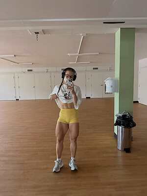 Samantha Van Lieu leaked photo #20