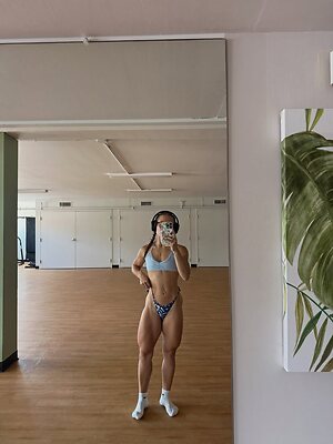 Samantha Van Lieu leaked photo #21
