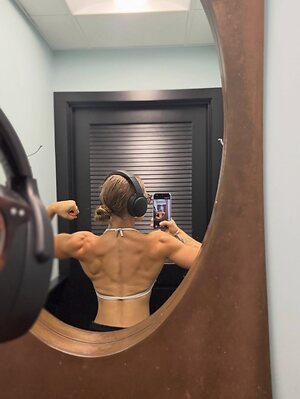 Samantha Van Lieu leaked photo #22