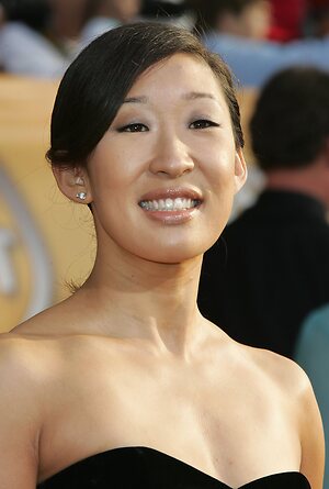 Sandra Oh leaked photo #8