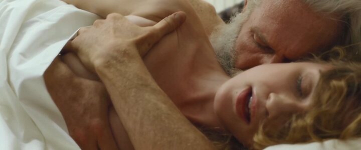 Sara Canning leaked photo #2