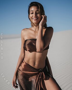 Sara Leutenegger leaked photo #7
