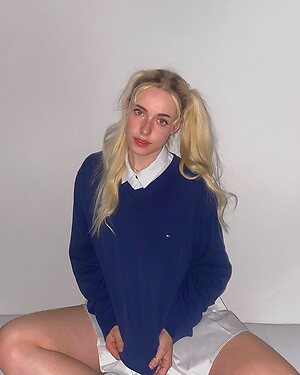 Sara Peterkova leaked photo #9