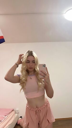 Sara Peterkova leaked photo #21