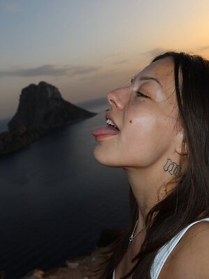 Sara Rikas leaked photo #37