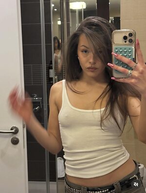 Sara Rikas leaked photo #42