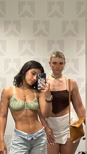 Sara Saffari Nude Leaked Photo #6