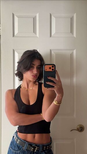 Sara Saffari leaked photo #68