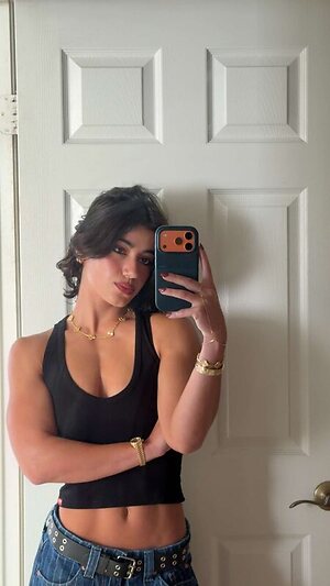 Sara Saffari leaked photo #70