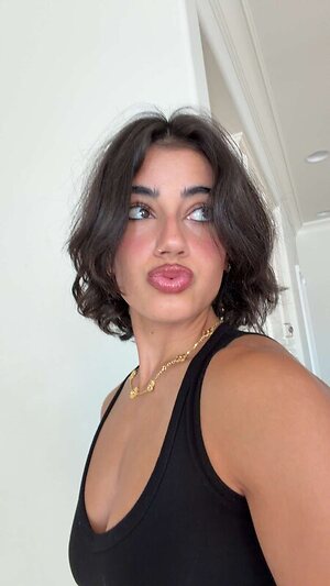 Sara Saffari leaked photo #72