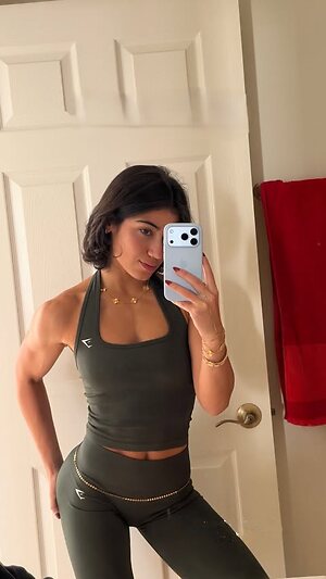 Sara Saffari leaked photo #174