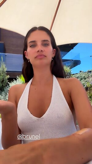 Sara Sampaio Hot
