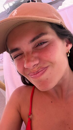 Sara Sampaio Hot leaked photo #24
