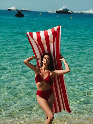 Sara Sampaio leaked photo #165