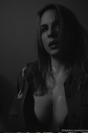 Sara Secora leaked photo #2