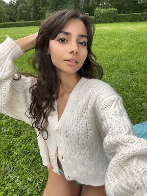 Sara Wolf leaked photo #83