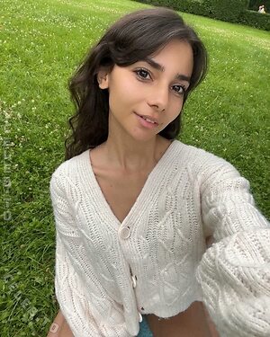 Sara Wolf leaked photo #87