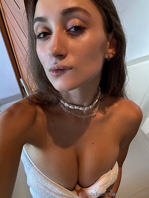 sara_bernal leaked photo #17