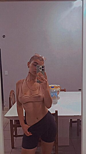 sara_centuri0nn leaked photo #24
