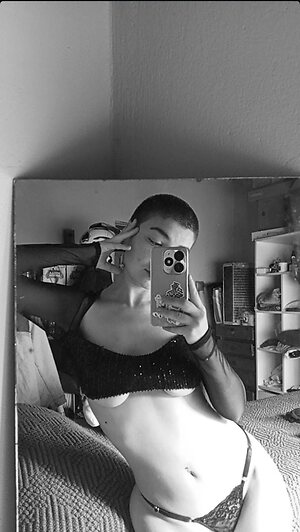 sara_centuri0nn Nude Leaked Photo #29