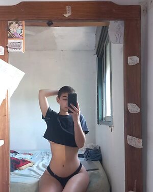 sara_centuri0nn leaked photo #59