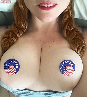 Sarah Beattie leaked photo #2