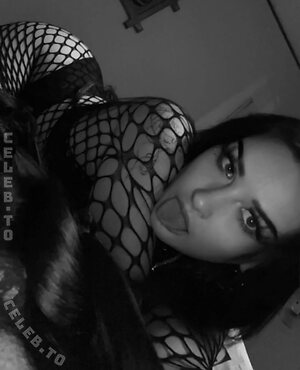 Sarah / blckbtyy / urluvv.sarah photo
