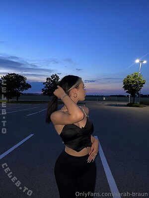 sarah-braun Nude Leaked Photo #5