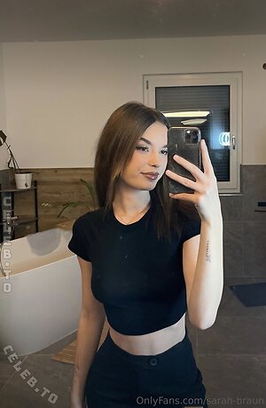 sarah-braun Nude Leaked Photo #15