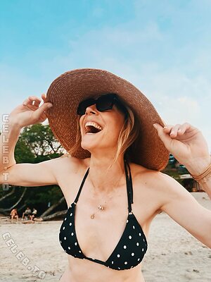 Sarah Chalke Nude Leaked Photo #2