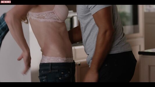 Sarah Chalke leaked photo #97